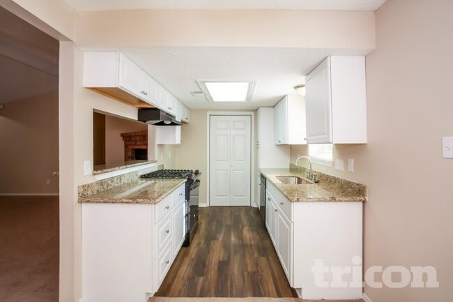 Building Photo - 12558 Chalmette St