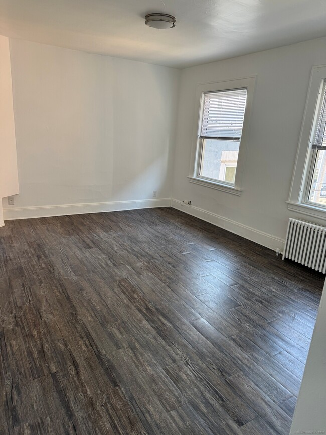 Foto del edificio - 3142 Fairfield Ave