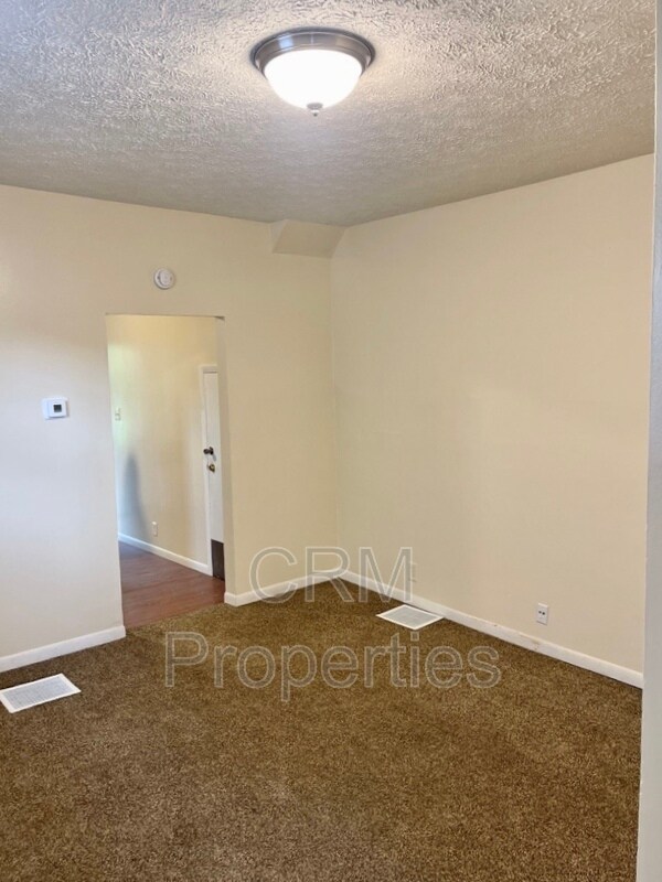 Foto del edificio - 1011 E Taylor St