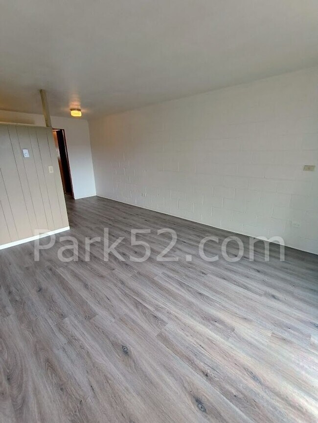 Foto del edificio - 1 Bed 1 Bath Tacoma Apartment