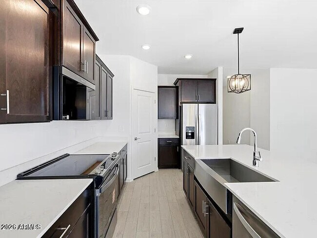 Foto del edificio - 24629 Grove St