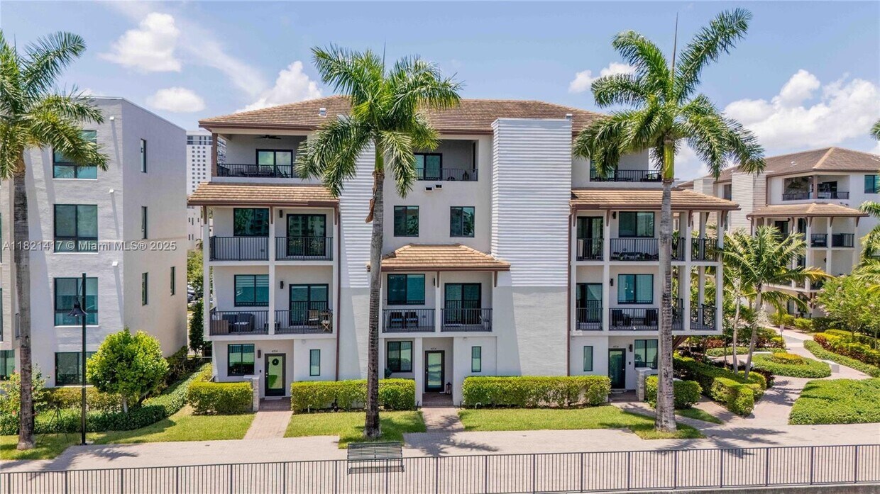 Foto principal - 4714 NW 84th Ct