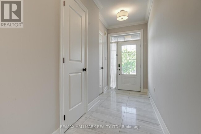 Building Photo - 9 Keenlyside Ln.