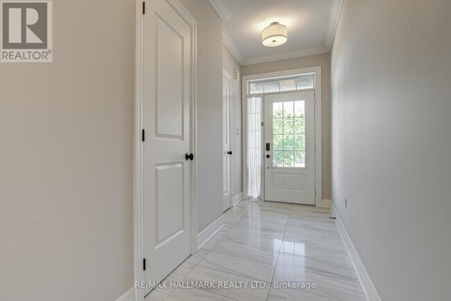 Photo du bâtiment - 9 Keenlyside Ln.