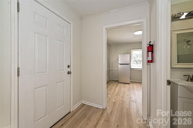 Foto del edificio - 306 E Hudson St