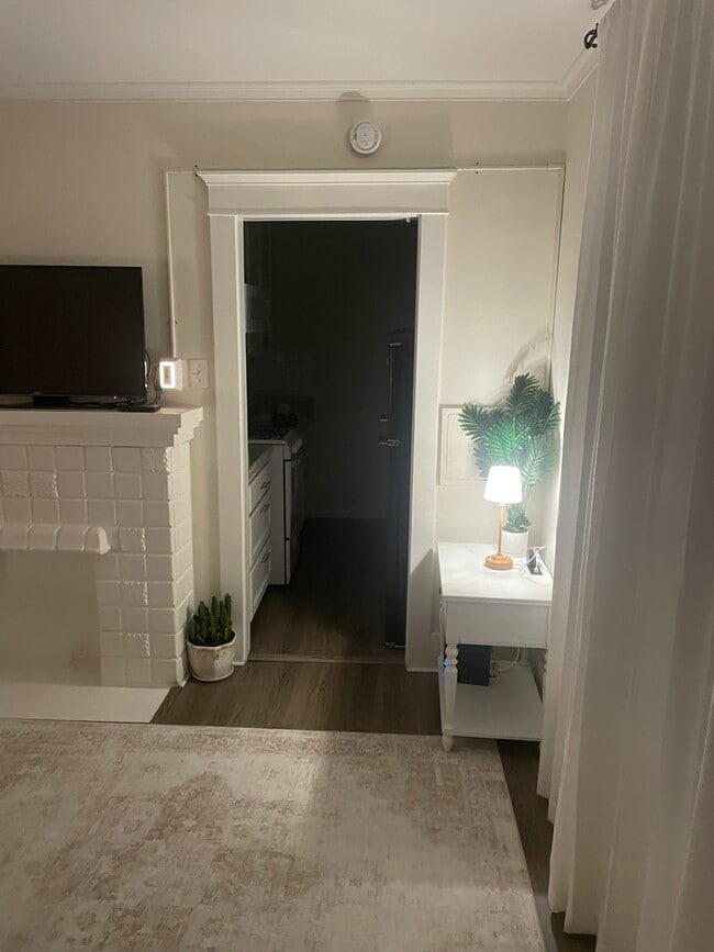 Foto del edificio - 1109 E 1st St