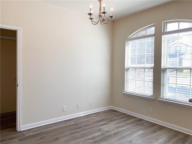 Foto del edificio - 410 Old Peak Rd