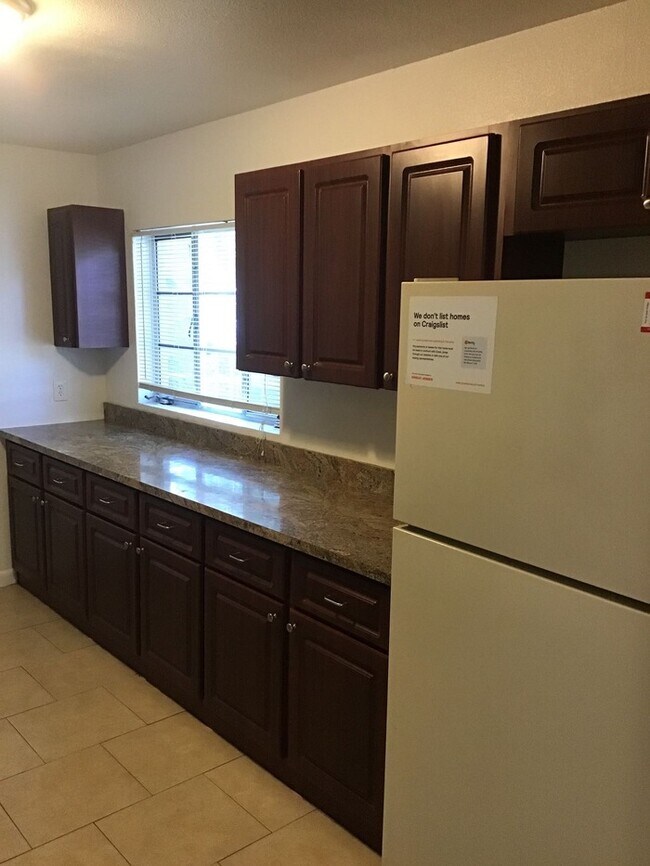Foto del edificio - 1502 E Shadowlawn Ave