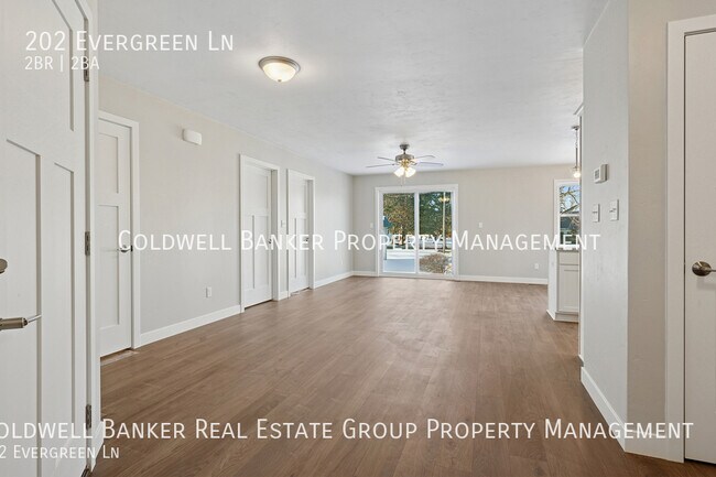 Building Photo - 202 Evergreen Ln