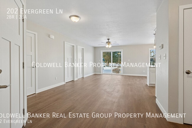 Foto del edificio - 202 Evergreen Ln