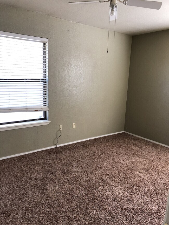 Foto del edificio - Three Bedroom Two Bath Home for Lease - Me...