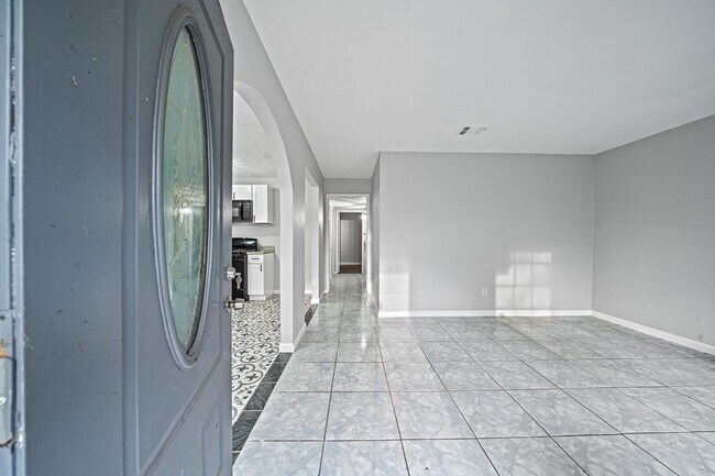 Foto del edificio - 8834 Brackley Ln