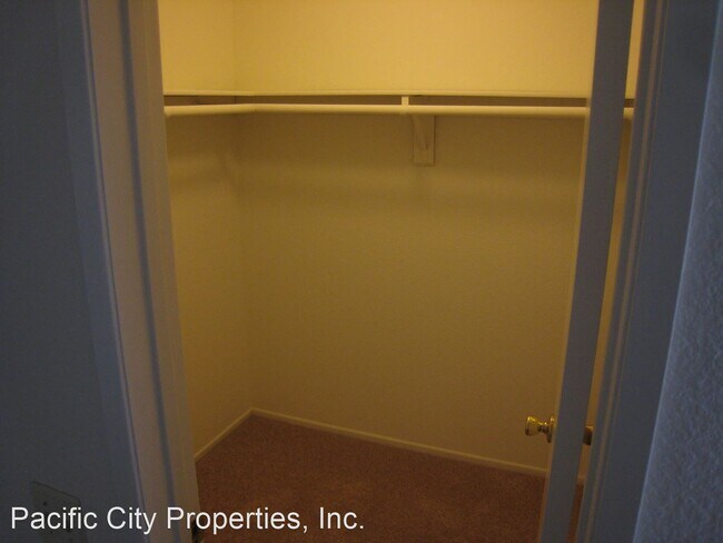 Foto del edificio - 9522-9528 Walker St