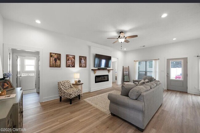 Foto del edificio - 32 Kingston Crk Dr