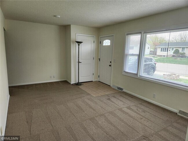 Foto del edificio - 533 4th Ave NE