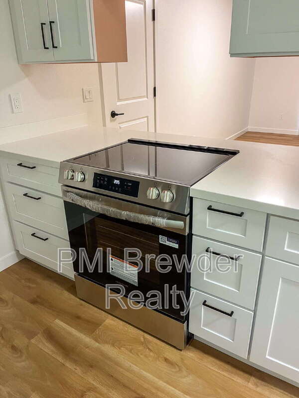 Foto del edificio - 9727 5th St NE