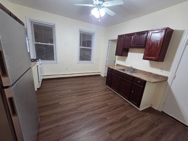 Building Photo - Lydia St (87)-S