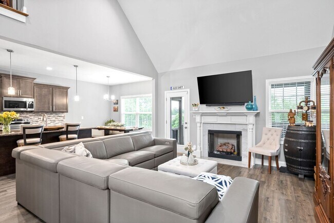 Building Photo - 1176 Forsythia Trace