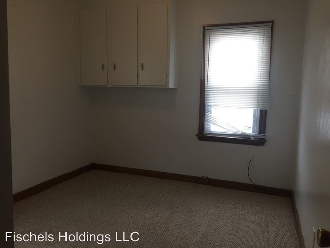 Building Photo - 2 br, 1 bath House - 641 Newton