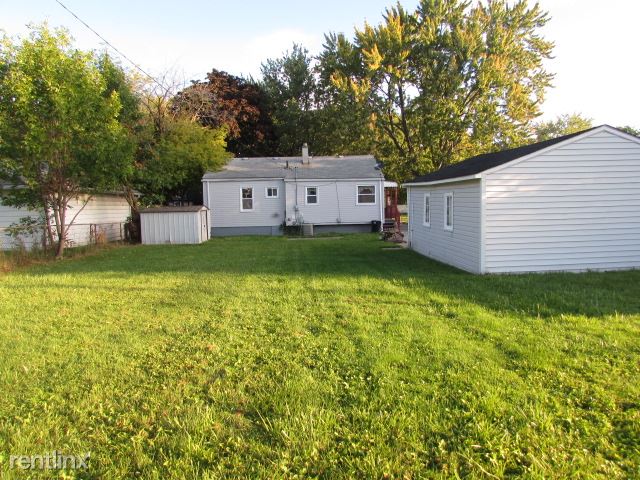 Building Photo - 13154 Couwlier Ave