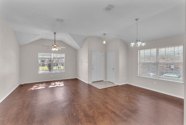 Building Photo - 11829 Gold Creek Dr E