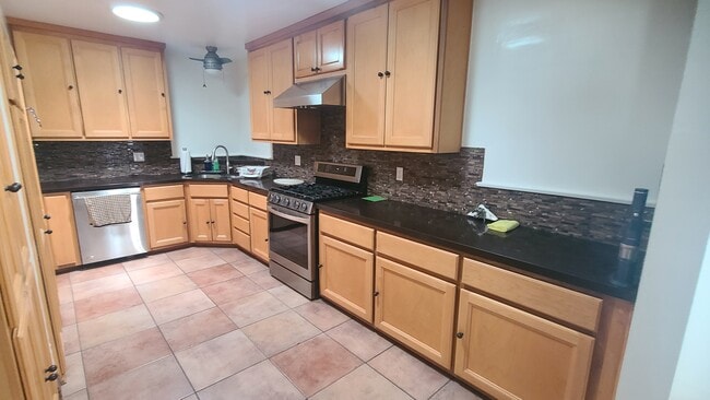 Building Photo - 2019 N Manning St