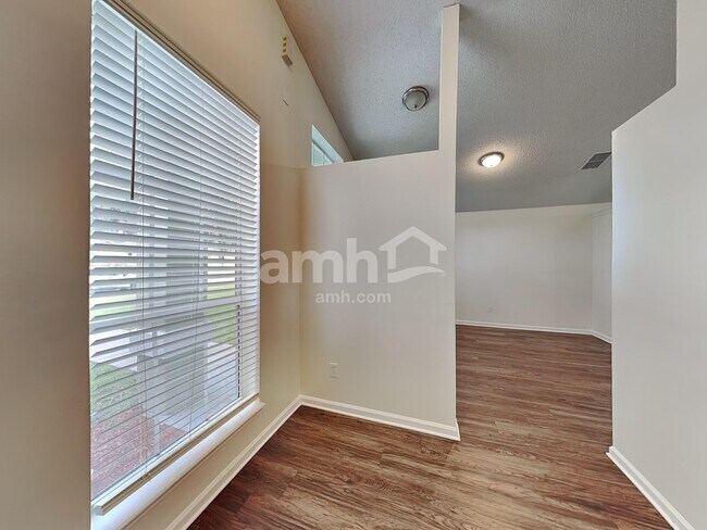 Foto del edificio - 927 Ashton Cove Terrace