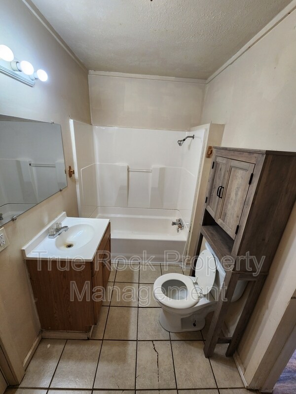 Foto del edificio - 510 N Division St