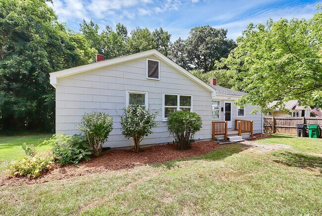 Photo - 1825/1827 Academy Apartment