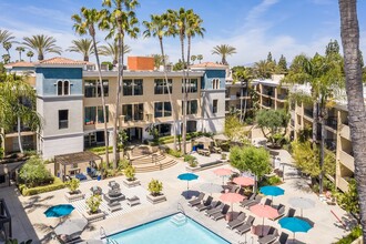 The Plaza at Sherman Oaks photo'