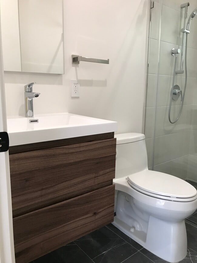 Building Photo - 55 Drake Ct