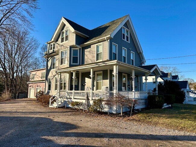 Building Photo - 48 Cedar St