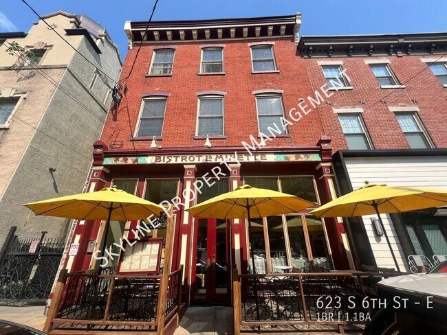 Building Photo - Gorgeous 1 Bedroom Condo For Rent in Queen...