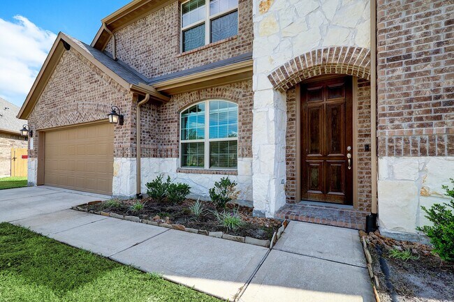 Building Photo - 28011 Langsdale Ct