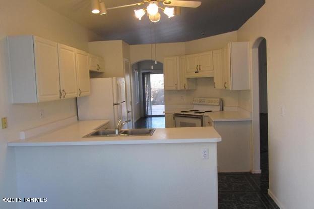 Foto del edificio - 9122 N Safflower Ln