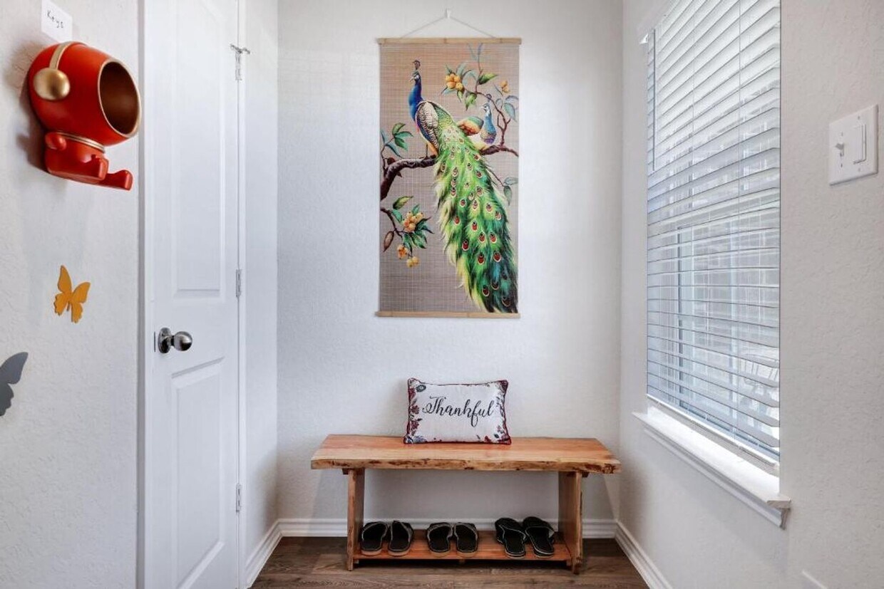 Move in Ready and FULLY FURNISHED 3 BD/2 B... - Move in Ready and FULLY FURNISHED 3 BD/2 B...