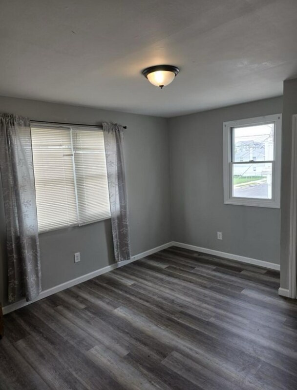 Foto principal - 133 E Youngs Ave