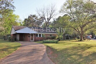 Building Photo - 929 Parkwood Dr
