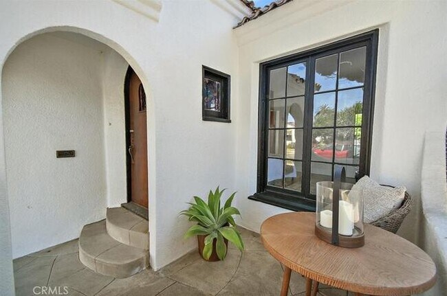 Foto del edificio - 6109 Falcon Ave