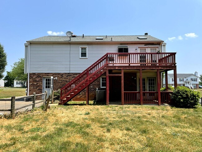 Back of house - 116 Acres Ct