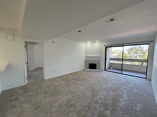 Building Photo - 2 Bed/2 Bath with Garage and Washer/Dryer ...