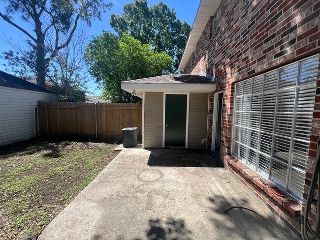 Foto del edificio - 237 Metairie Heights Ave