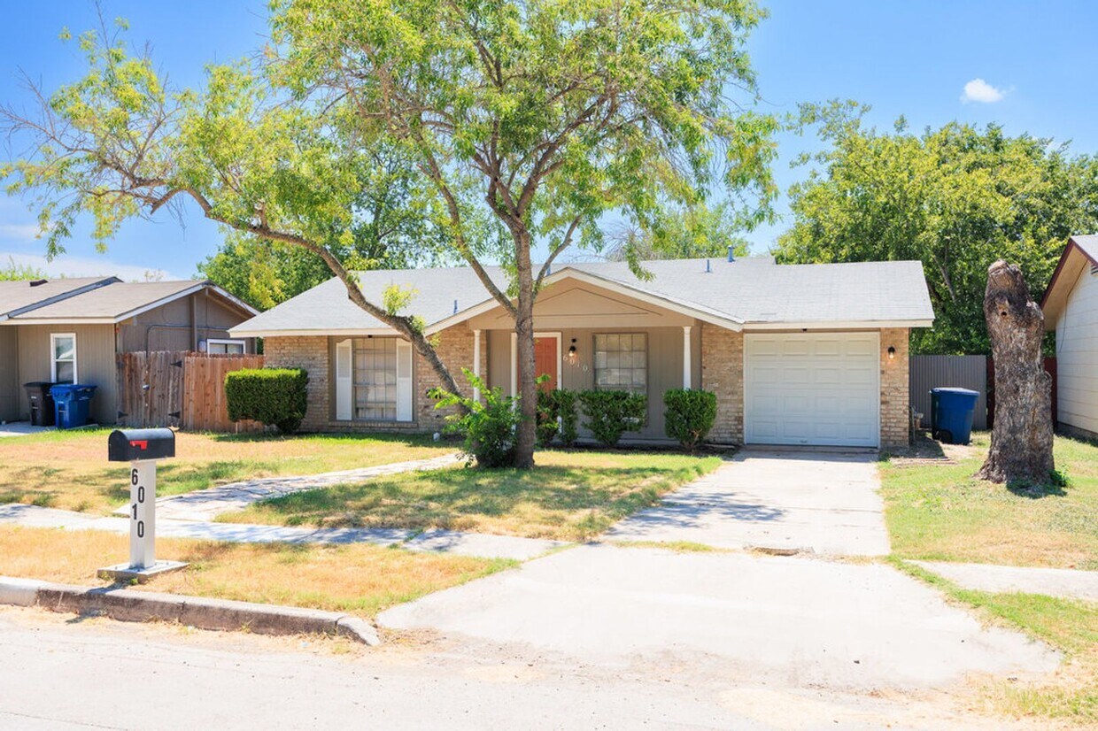 Primary Photo - 3 bedroom 2 bath home Near SAMMC, Ft. Sam ...