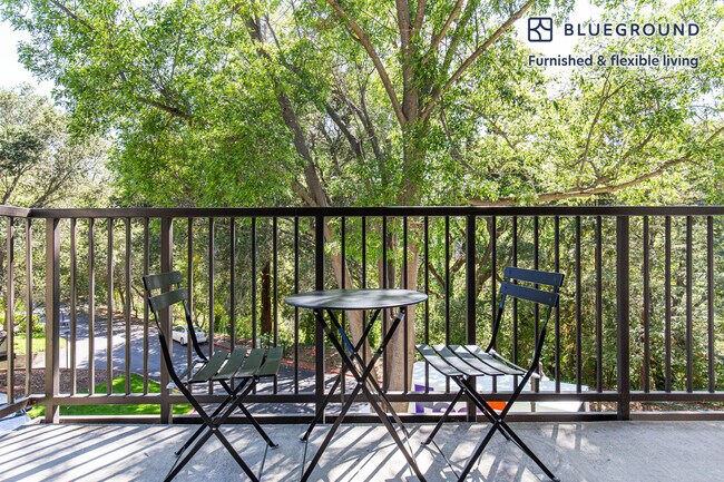 Foto del edificio - 1824 Oak Creek Dr