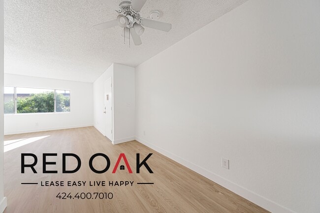 Foto del edificio - 8555 Independence Ave