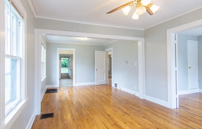 Foto del edificio - Charming West Plaza Bungalow
