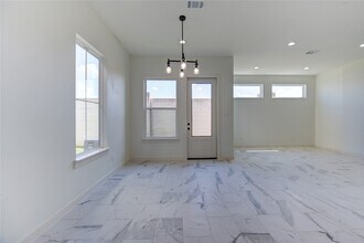 Building Photo - 2912 El Fenice Ln