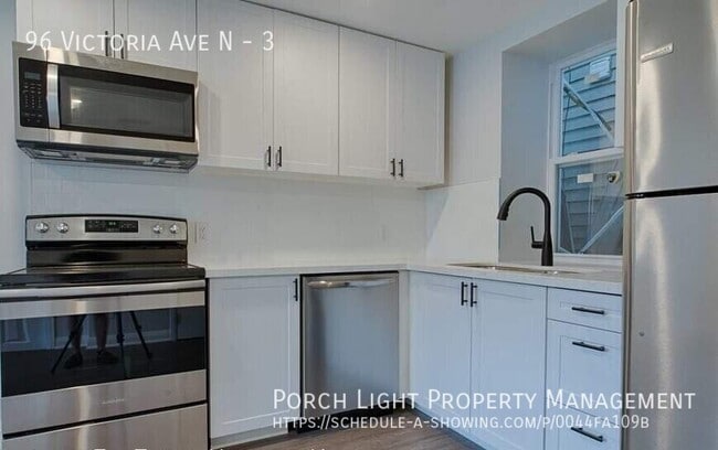 Building Photo - Renovated Bright and Sunny 1 Bedroom with ...