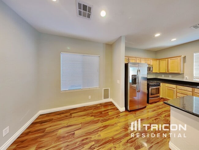Foto del edificio - 8081 Celina Hills St