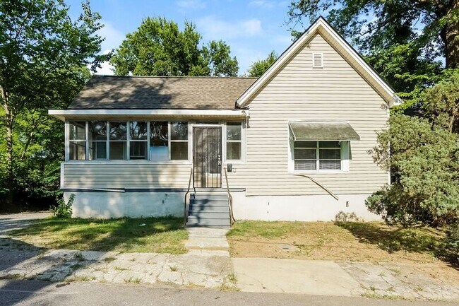 Building Photo - 521 Cambridge St
